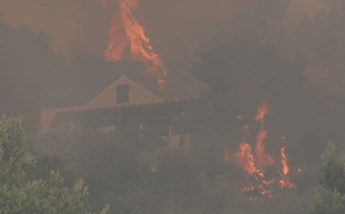 Sve teža situacija u Dalmaciji: "Nemamo kontrolu nad požarom, sve je ugroženo"