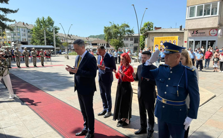 Denis Bećirović proglašen počasnim građaninom Srebrenika