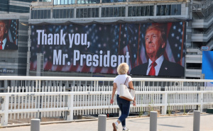 "Hvala gospodine predsjedniče": U centru Tel Aviva bilboardi, podrška i nasmijani Trump
