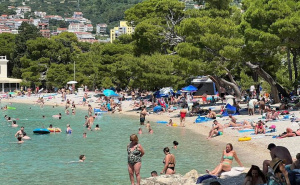 Pogledajte što smo zabilježili na makarskoj obali za vikend: Pune plaže i cijene koje mame pažnju