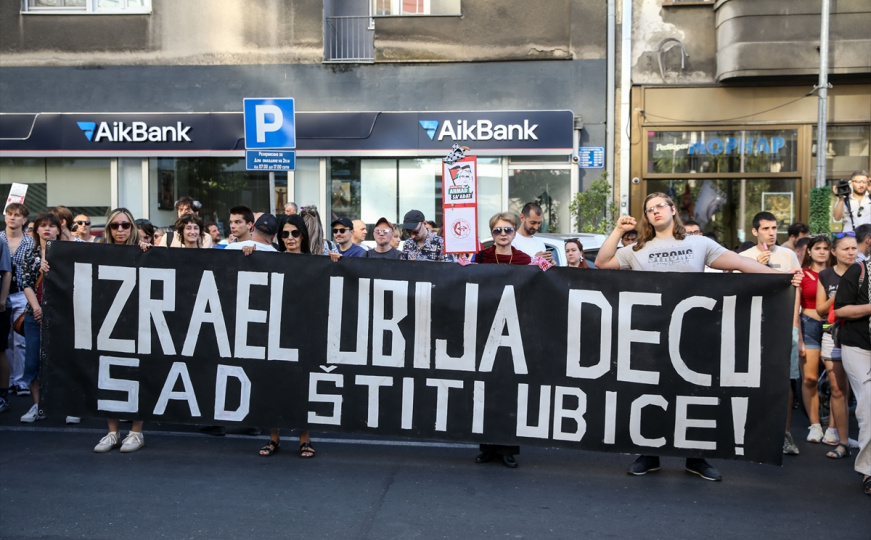 Beograd bruji 'Stop naoružavanju genocida': Održani protesti protiv izvoza oružja iz Srbije u Izrael