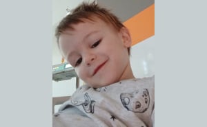 Demir (3) treba našu pomoć: Maleni dječak bori se s teškom bolešću, vrijeme je presudno