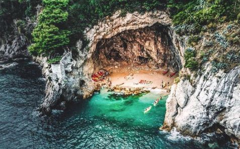 Tajna u stijeni: Ovo je najtiša plaža Dubrovnika i gotovo niko ne zna kako do nje
