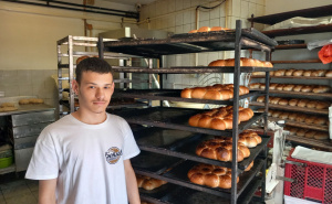 Lijepa priča iz BiH: Gluhonijemi dječak dobio posao u pekari