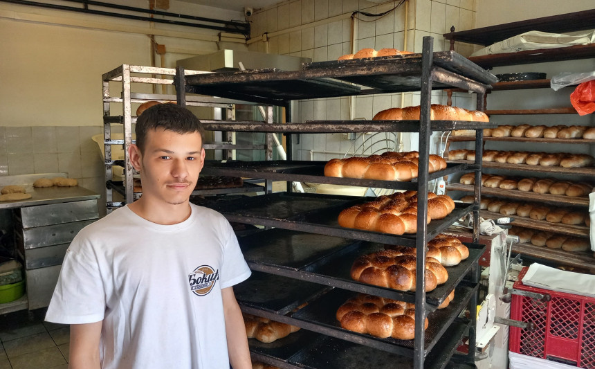 Lijepa priča iz BiH: Gluhonijemi dječak dobio posao u pekari