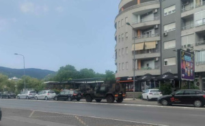 Šta se dešava? Vozila EUFOR-a parkirana u Banjoj Luci, 'kao da nekog čekaju'