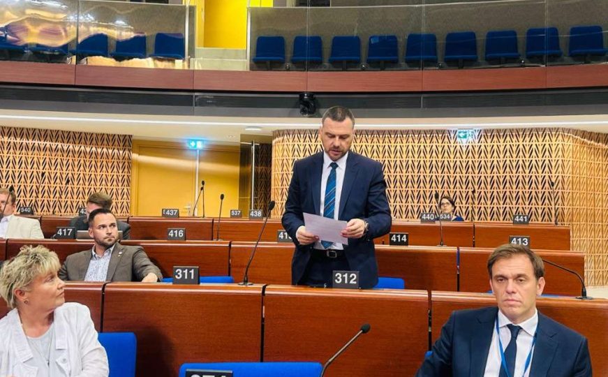 Magazinović u Strasbourgu: Srbija štiti ratnog zločinca Đukića, kaznimo ih