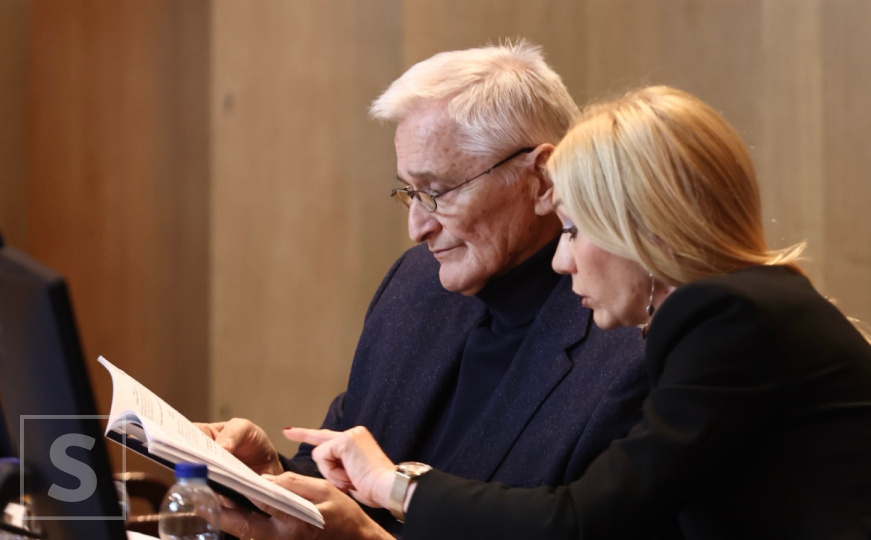 Nadrealna šala Špirića i apsurd sjednice: "Trči mali Mujica babi i kaže..."