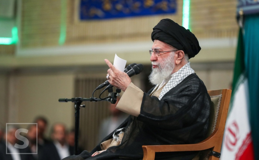 Prvo obraćanje ajatolaha Khameneia: "Udarili smo Ameriku u lice, ovo je pobjeda Irana"