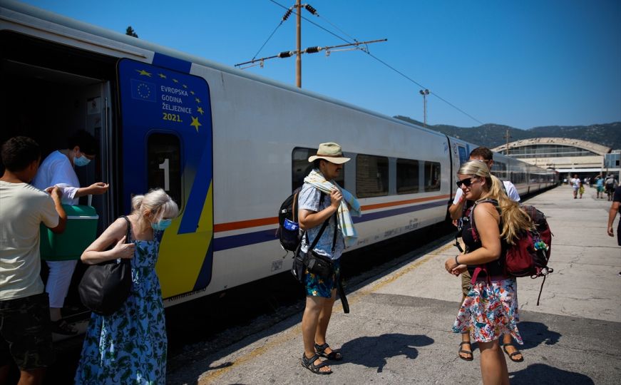 Voz Sarajevo – Ploče od danas ponovo saobraća: Poznati svi detalji, cijene i termin vožnje