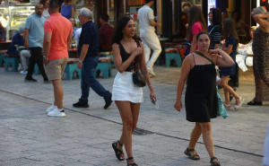 Kad sunce zađe, Sarajevo zablista: Pogledajte čaroliju ljetne noći na Baščaršiji