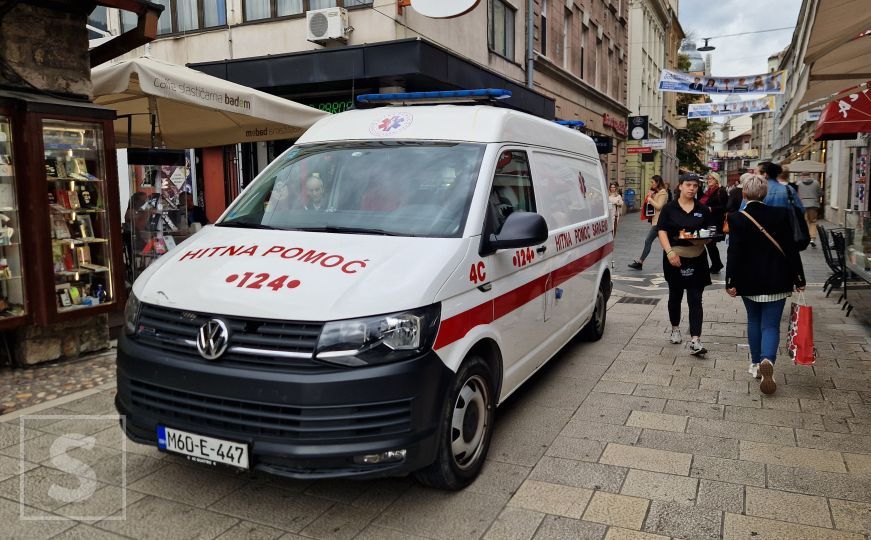 Objavljene važne informacije za vozače: Znate li kako pravilno formirati koridor za hitnu pomoć?