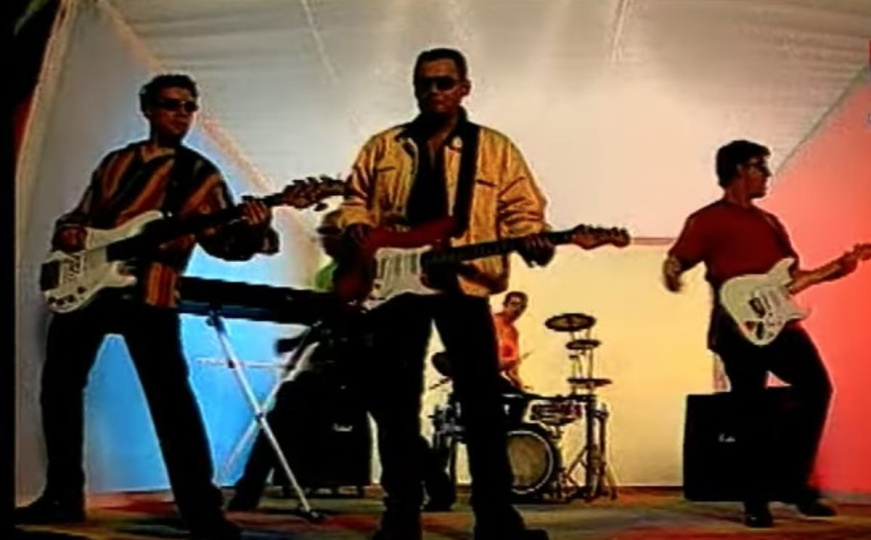 A u pismu marke, dolari: Leteći odredi i njihov hit "Sanjao sam moju Ružicu