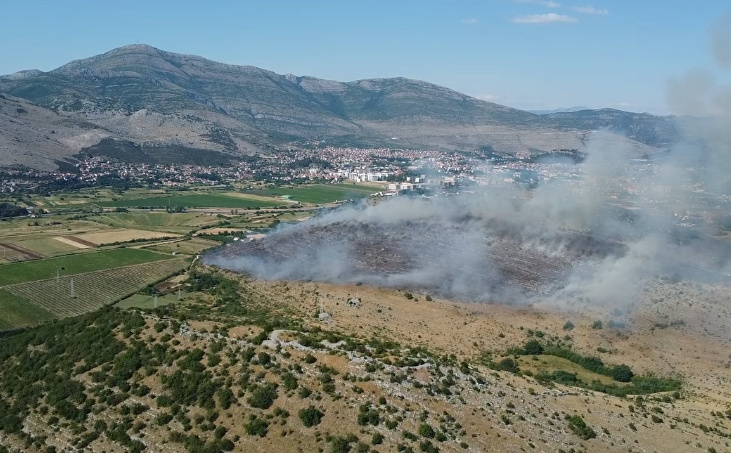 Vatromet izazvao požar iznad Trebinja: Brzom reakcijom spriječena veća šteta