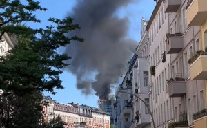 Jake eksplozije i požar na krovu gradilišta u Berlinu: Vatrogasci masovno interveniraju