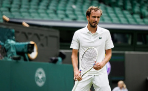 Prva velika iznenađenja na Wimbledonu: Ispali Medvedev i Tsitsipas