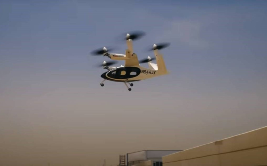 Izveden prvi let: Dubai će pobijediti saobraćajne gužve lansiranjem letećeg taksija