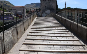 Pustoš u Mostaru: Visoke temperature ispraznile ulice grada na Neretvi, pogledajte fotografije