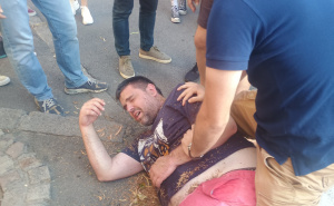 Incident u Beogradu: Čovjek motkom udarao ljude, građani ga savladali