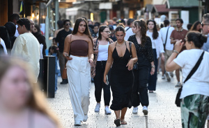 Prvi julski dan u Sarajevu: Zalazak sunca i prepune ulice šetača