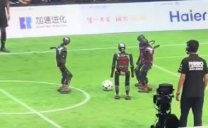 Nevjerovatno tehnološko dostignuće: Pogledajte kako roboti igraju nogomet