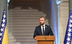 Napori za očuvanje istine: Konferencija 'Srebrenica 30 godina poslije genocida' otvorena u Vijećnici