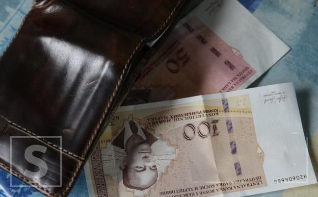 Brzo trošite plaću i jedva 'preživljavate' do kraja mjeseca? Izbjegavajte ove navike