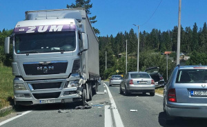 Nesreća u BiH: Sudarili se kamion i automobil, saobraća se usporeno