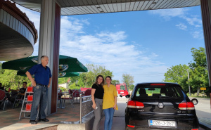 Nagrada za predan rad: Vlasnik firme u BiH poklonio automobil radnici