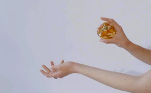 Šta je ljeti bolje koristiti - parfem ili toaletnu vodu?