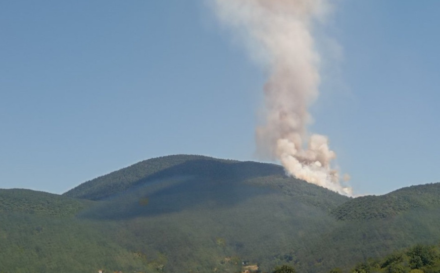 Još jedan požar u BiH: Aktivirane mine, eksplozije se čuju i u okolnim mjestima