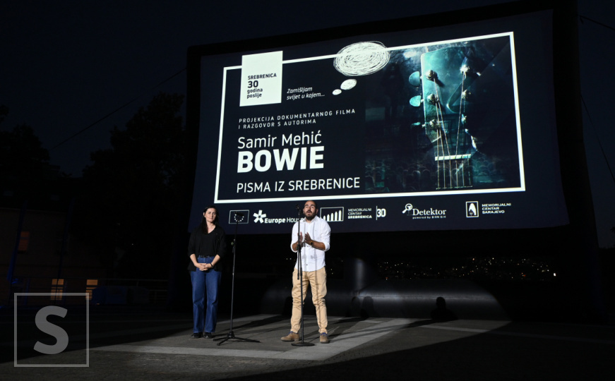 Prva projekcija u Sarajevu: "Samir Mehić Bowie - Pisma iz Srebrenice" prikazan u MC Kovači