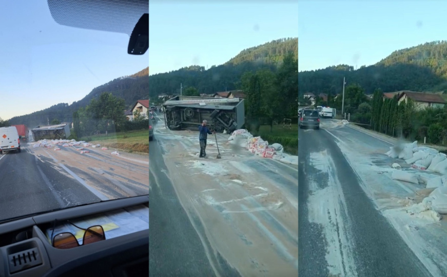 Vozači, oprez: Prevrnuo se kamion s brašnom na magistralnom putu, saobraćaj otežan