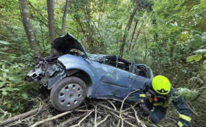 Teška nesreća u Banjoj Luci: Povrijeđene dvije osobe, vatrogasci intervenisali