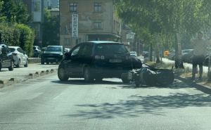 Saobraćajna nesreća u Sarajevu: Učestvovala dva automobila i motocikl, policija na terenu