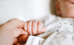 Lijepa vijest: Na račune 38 porodilja uplaćene jednokratne novčane pomoći