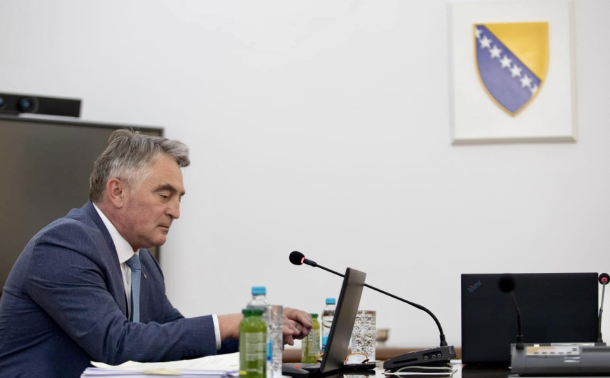 Željko Komšić se vratio na posao: Objavio fotografiju iz Predsjedništva BiH