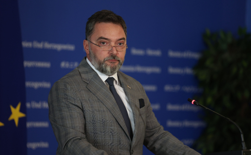 Košarac: "Dodik je trijumfovao nad Sarajevom, opozicija u ulozi Valtera"