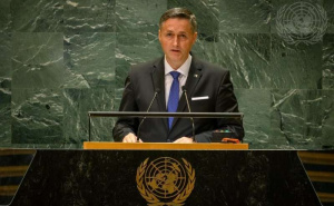 Bećirović u New Yorku: Važan govor i izložba o naslijeđu genocida u Srebrenici
