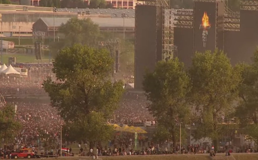 Problemi pred koncert Thompsona: Policija privela 44 osobe, izazvan i požar na nasipu