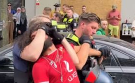 Neredi na propalestinskom skupu u Berlinu: Policija nasilno privodila demonstrante