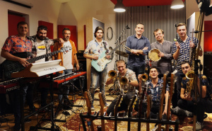 Specijalni gosti Helem Nejse i Zhiva: 7. jula spektakl jazza "The Groove Society" na Pozorišnom trgu