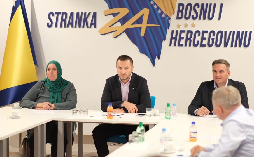 Oglasila se Stranka za BiH: "Dodik se 'ušetao' u Sarajevo uz asistenciju Trojke, poniženje za BiH"