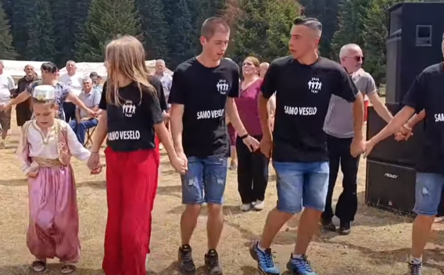 Na Igmanu održani narodni teferič i korida: Uživalo se uz roštilj, muziku i bosansko kolo