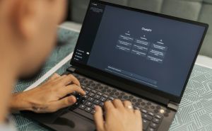 Zabrinjavajući rezultati istraživanja MIT instituta: Korištenje ChatGPT-a smanjuje moždanu aktivnost