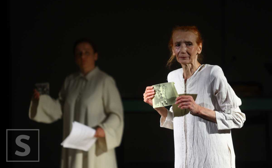 Baščaršijske noći: Izveden performans "DNK, BROJ" povodom 30 godina od genocida u Srebrenici