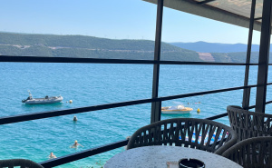 Posjetili smo Neum, cijene su nas iznenadile: Pogledajte koliko košta flašica vode
