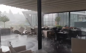 Nevrijeme nakon toplotnog udara: Objavljen novi video iz Bihaća - vjetar nosi sve pred sobom
