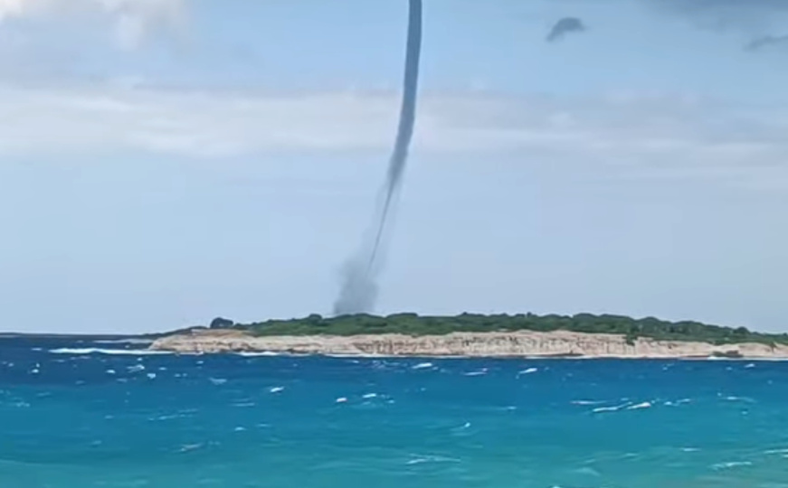 Od 'mega-pijavice' do bizarnog oblaka: Pogledajte nevrijeme danas na Jadranu