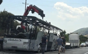 Izgorio autobus iz BiH na putu u Crnoj Gori: Požar izbio tokom vožnje